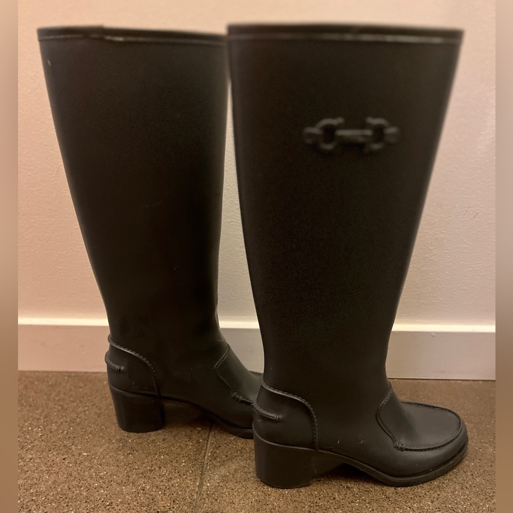 GREAT CONDITION Salvatore Ferragamo heel rain boots